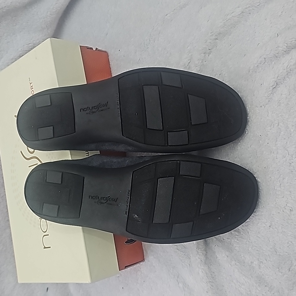 Slip ons - Picture 3 of 3